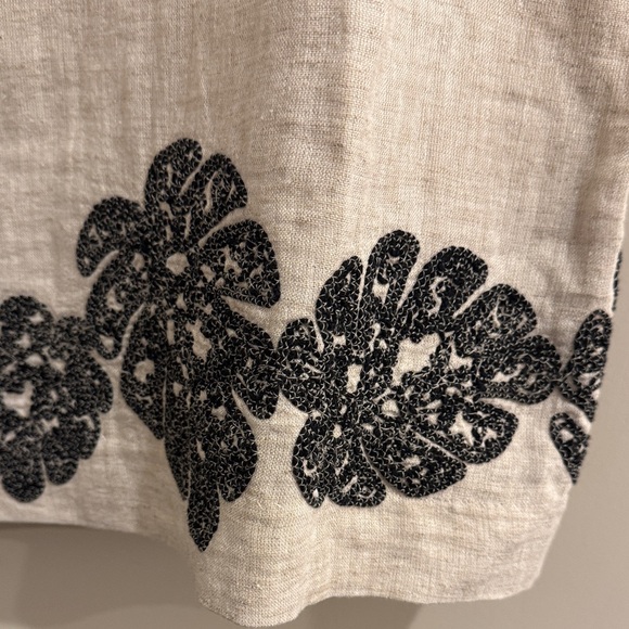 New✨Banana Republic Embroidered Linen Tank Top - Black and Cream size S - Picture 3 of 8